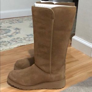 Ugg authentic wedge boots size 9 LIKE NEW!!